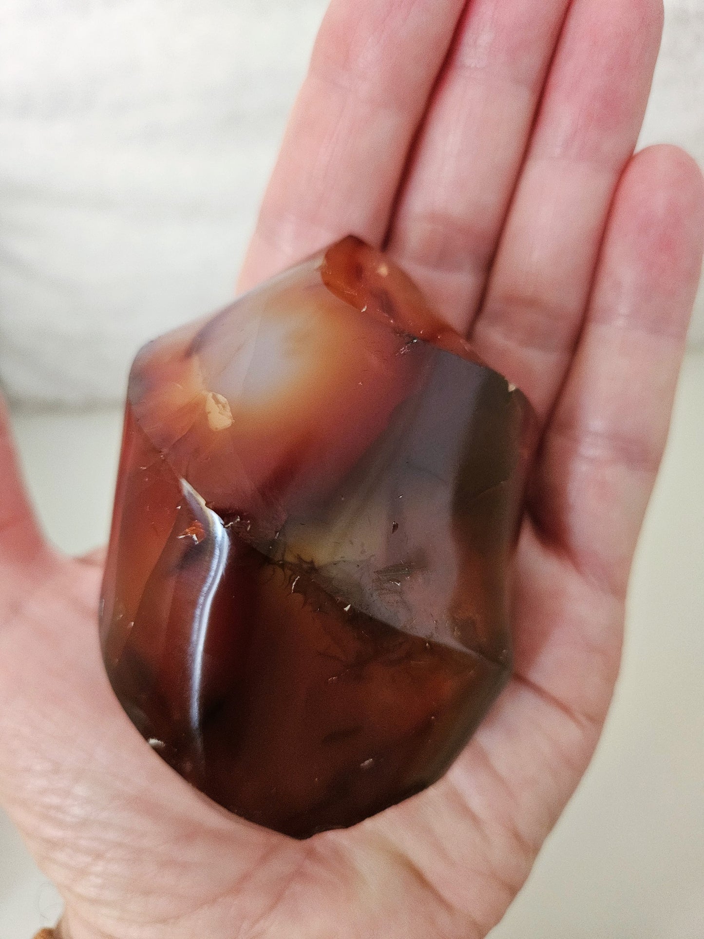 Cornaline taillée en forme de flamme