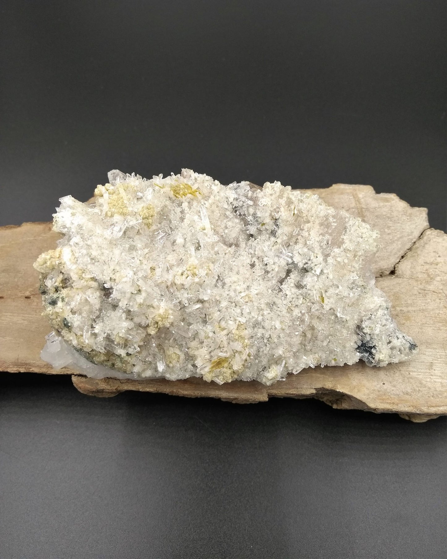 Calcite sur fleur d'améthyste